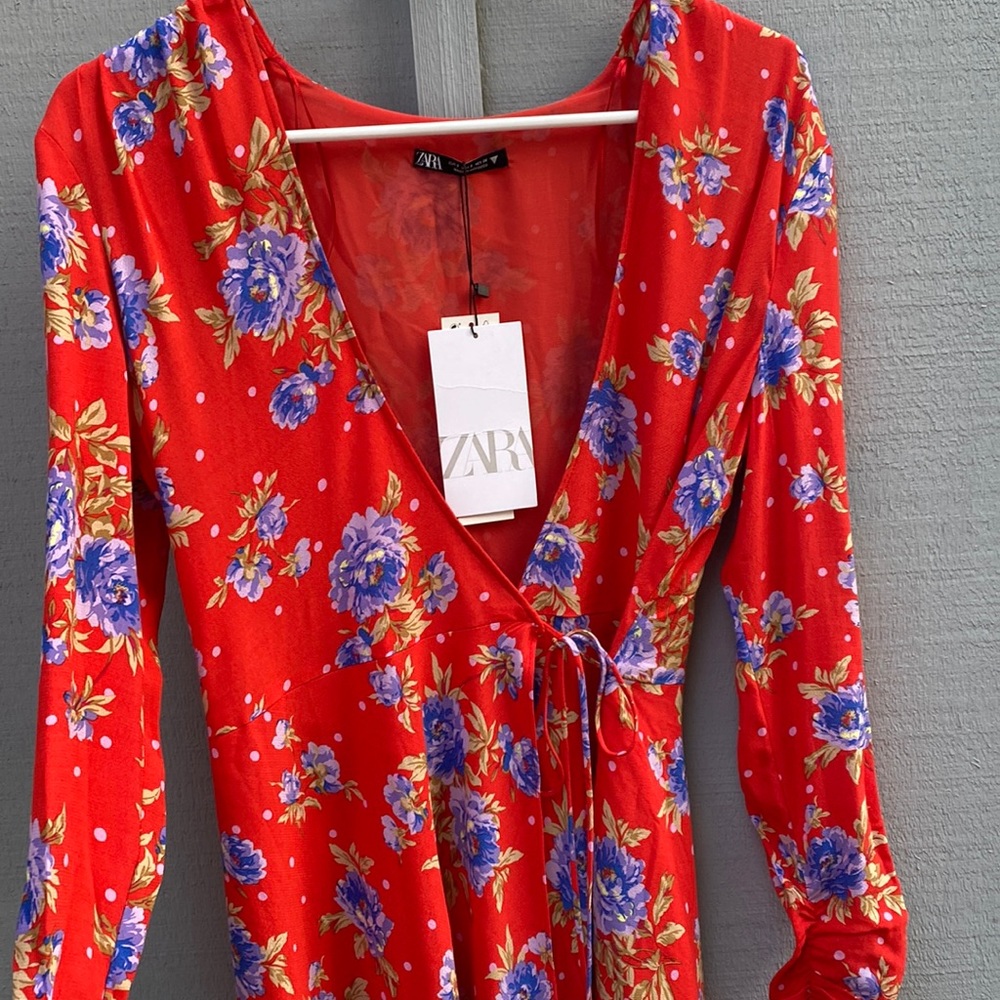 🆕 Zara Floral Wrap Around Dress